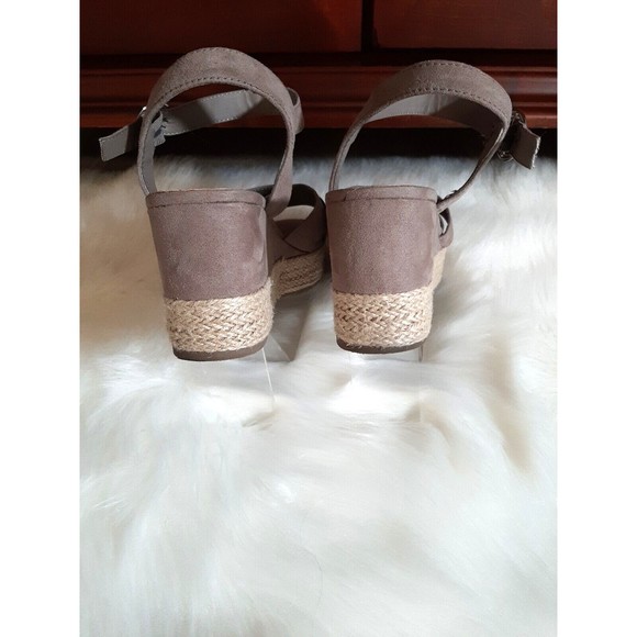 Big Budda Women's Size 9 Tan Suede Criss Cross Straps Espadrille Wedge Sandals - Picture 5 of 7